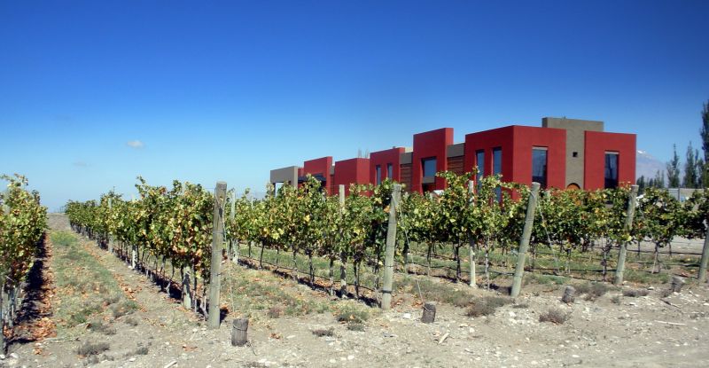 FREIXENET inaugura su bodega en la Argentina, ubicada en Gualtallary, Valle de Uco, al Sudoeste de la ciudad de Mendoza, capital de la regi�n vitivin�cola m�s importante del pa�s. La misma est� ubicada en las tierras que la empresa adquiriera en el a�o 2003.