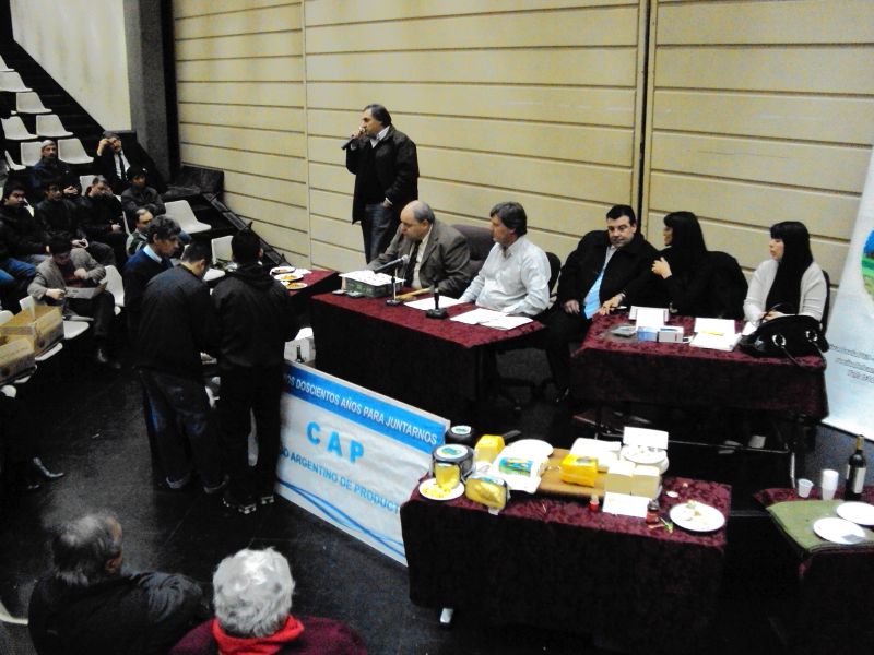 Se realiz&oacute; el primer &ldquo;Remate de quesos&rdquo; organizado por el Consejo Argentino de Productores (CAP) con el fin de promover a los Peque&ntilde;as y medianos productores de l&aacute;cteos.