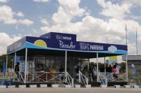 NESTL� invita a las familias a comenzar sus vacaciones de una forma saludable y divertida visitando el Parador Nutricional, ubicado en el km. 203 de la Autov�a 2, en el Servicentro ESSO de Dolores. Estar� abierto durante toda la temporada y hasta el 29 de febrero, en el horario de 8 a 20 hs.