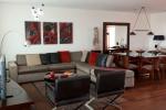 Fontenla (www.fontenla-furniture.com), la empresa de dise�o mobiliario nacional de mayor presencia en el mercado premium, ha concretado el dise�o de un departamento del emprendimiento Torres del Yacht, Puerto Madero.
La modernidad se ve en uno de los emprendimientos inmobiliarios que le est� dando personalidad a Puerto Madero. Esta dupla de edificios cuenta con 44 pisos cada una y resalta por su estructura limpia y est�tica.