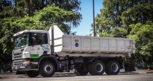 Scania realizó pruebas con un camión pro­pul­sa­do 100% con biodiesel
