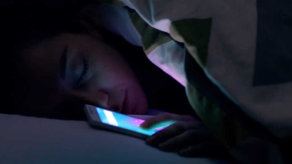 Movistar lanzó una campaña para concientizar sobre los riesgos de utilizar el celular mientras se maneja