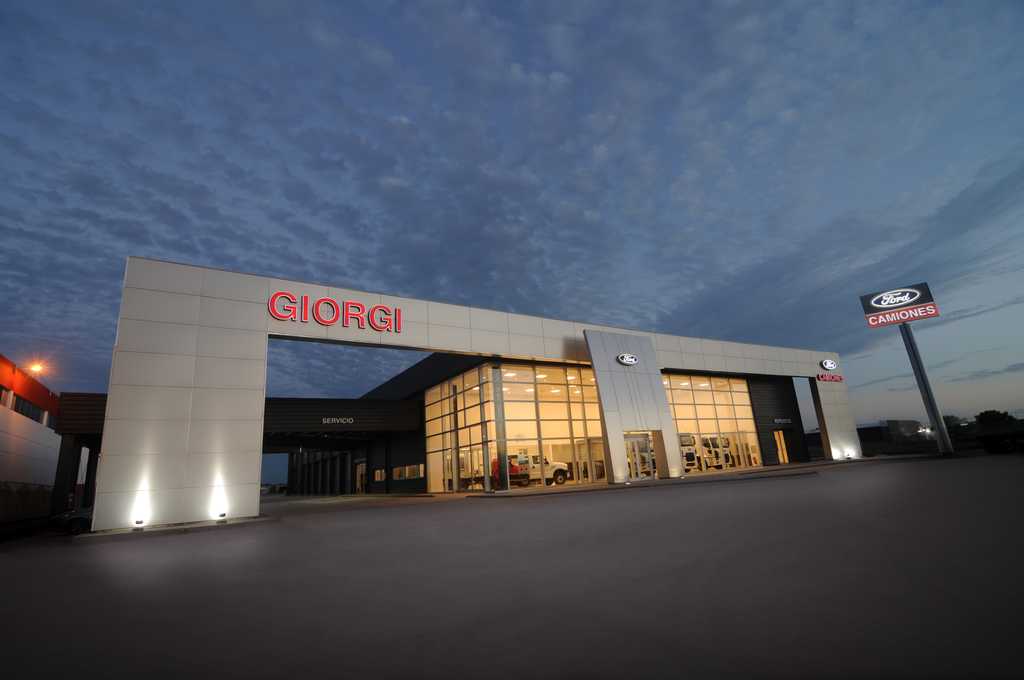 Ford Argentina amplía su red de concesionarios de camiones