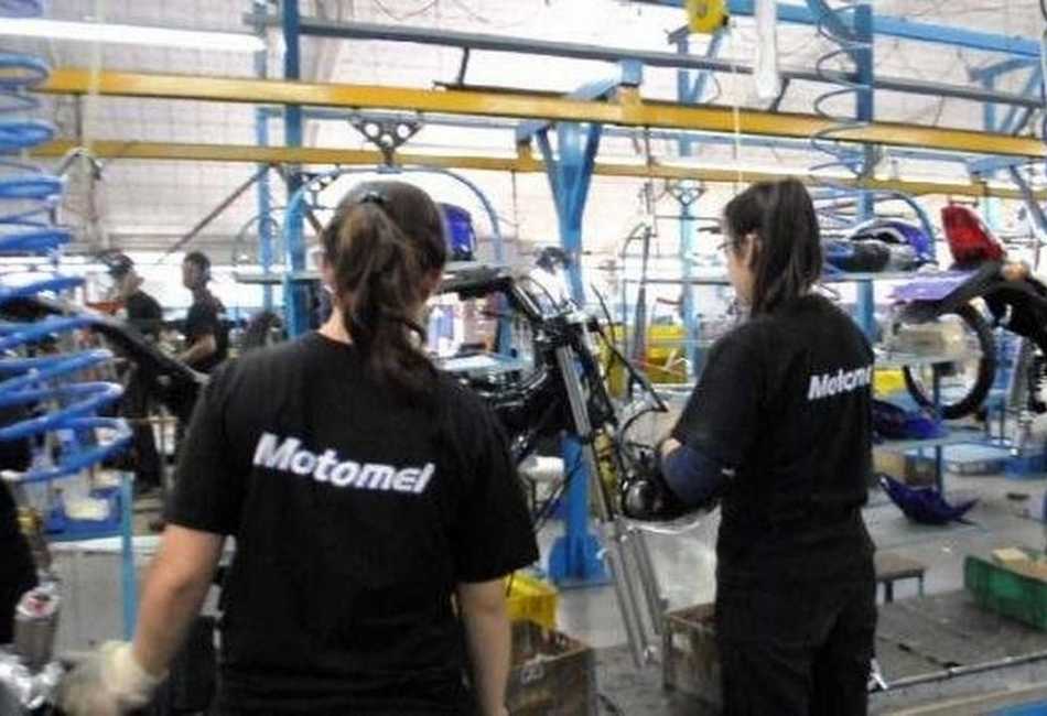 Caída en las ventas: Motomel suspende 15 días a sus trabajadores