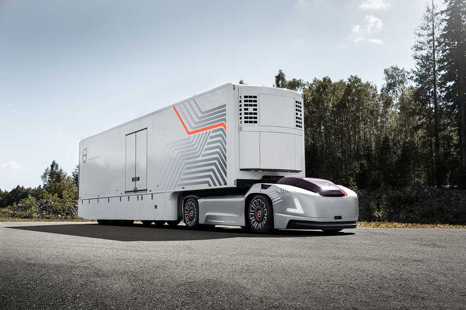 Volvo Trucks presenta la solución de transporte del futuro con vehículos eléctricos autónomos