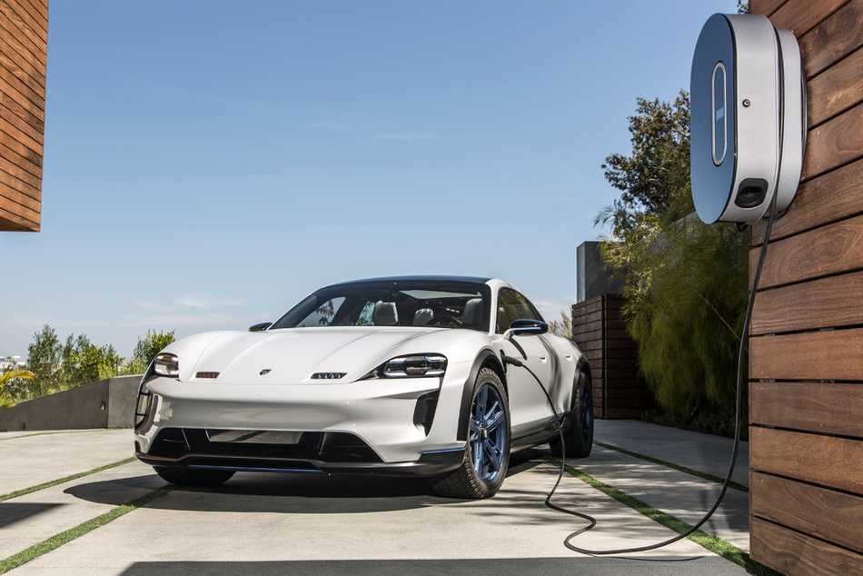 Porsche comienza la era eléctrica con el nuevo Taycan