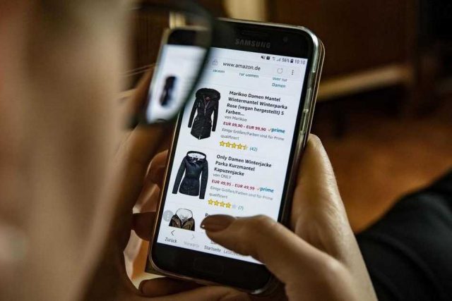 El lastre de las reviews y comentarios falsos sigue siendo un serio problema para Amazon