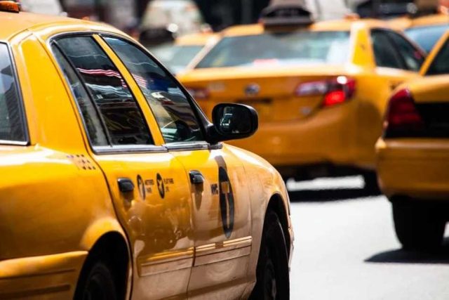 Uber quiere tener todos los taxis del mundo en su app