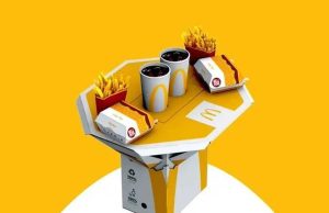 McDonald's innova con su caja de cartón que se transforma en mesa
