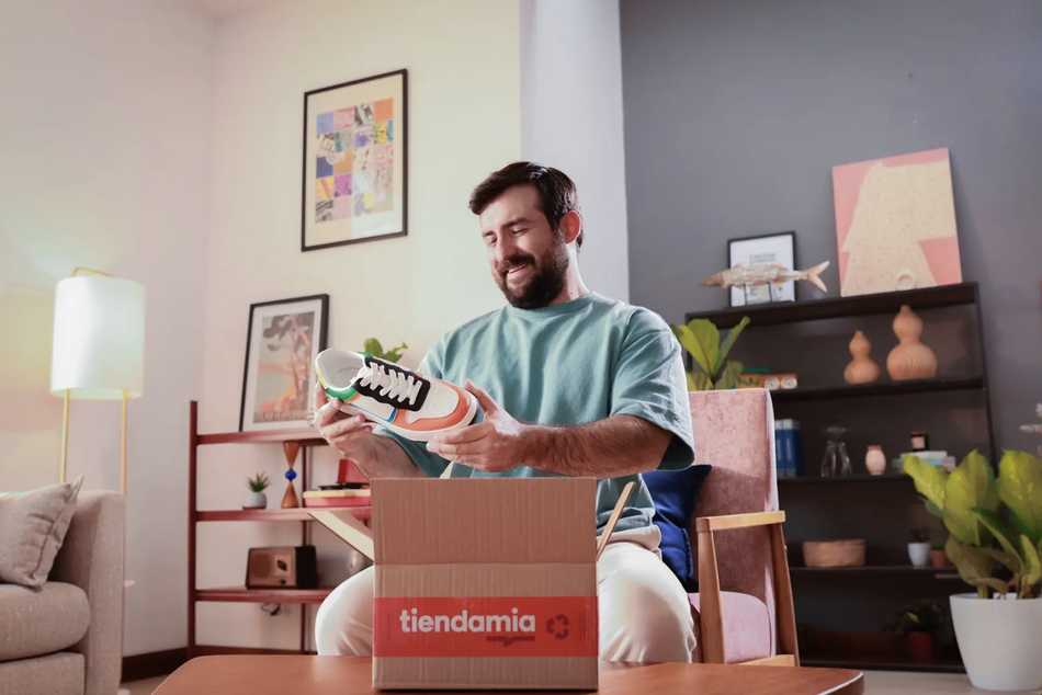 Compras internacionales en Tiendamia: productos destacados como smartphones, consolas y ropa, con precios reducidos gracias a nuevas medidas.